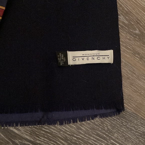 Printed Scarf - Picture 2 of 4